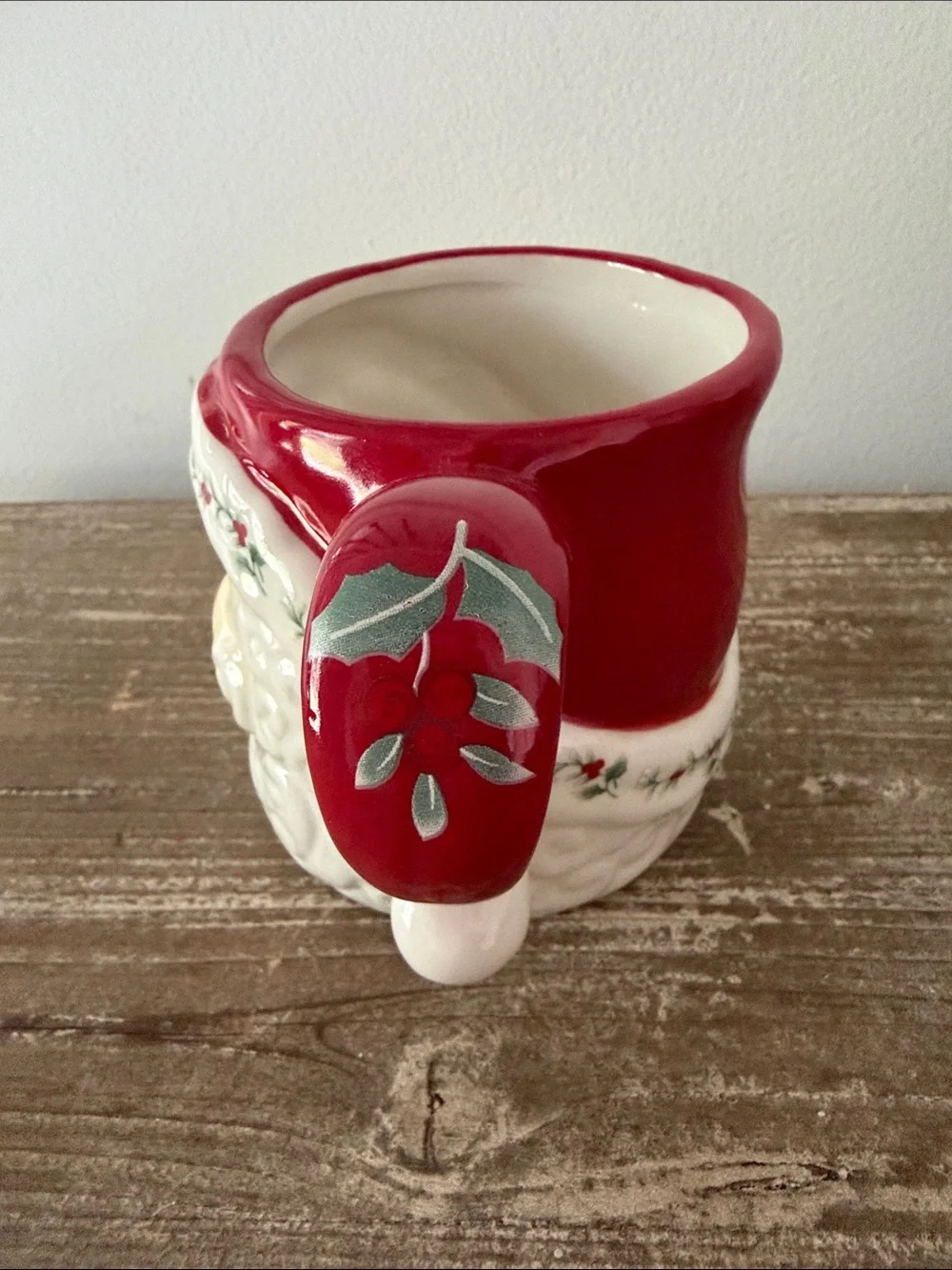 Pfaltzgraff Santa Mug Winterberry